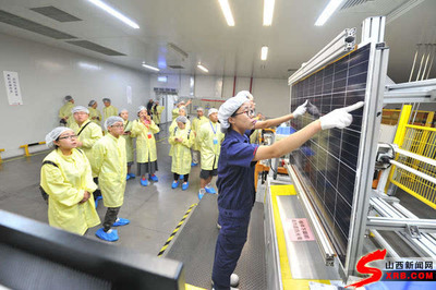 全國(guó)網(wǎng)媒記者走進(jìn)晉能清潔能源，探訪光伏電池開發(fā)之“奧秘”